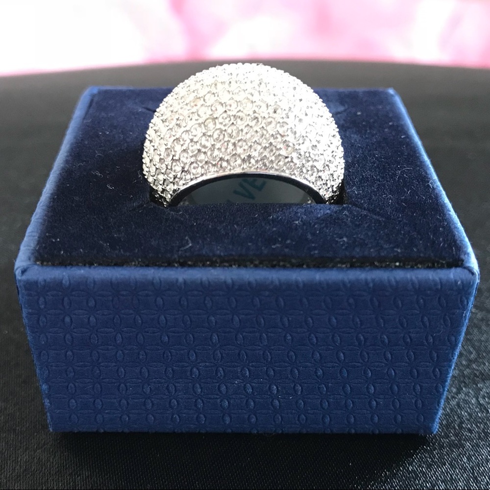 Swarovski 1156314 stone ring size 7