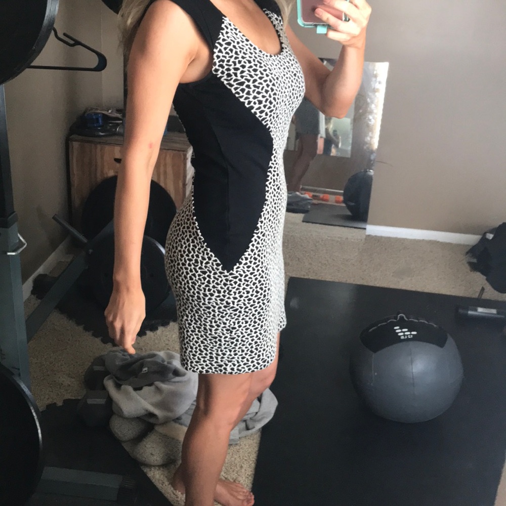 Express holiday dress. SZ 4. Only wore once!