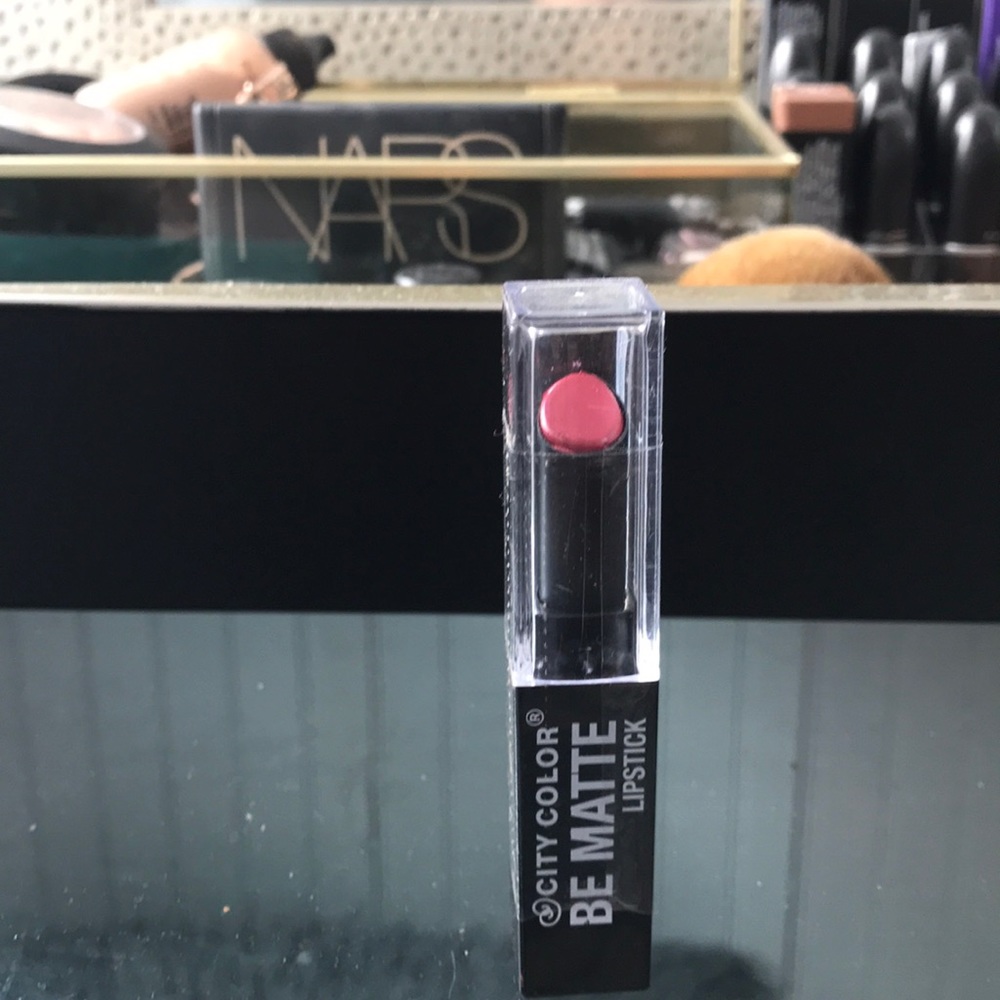 City color - red lipstick 💄