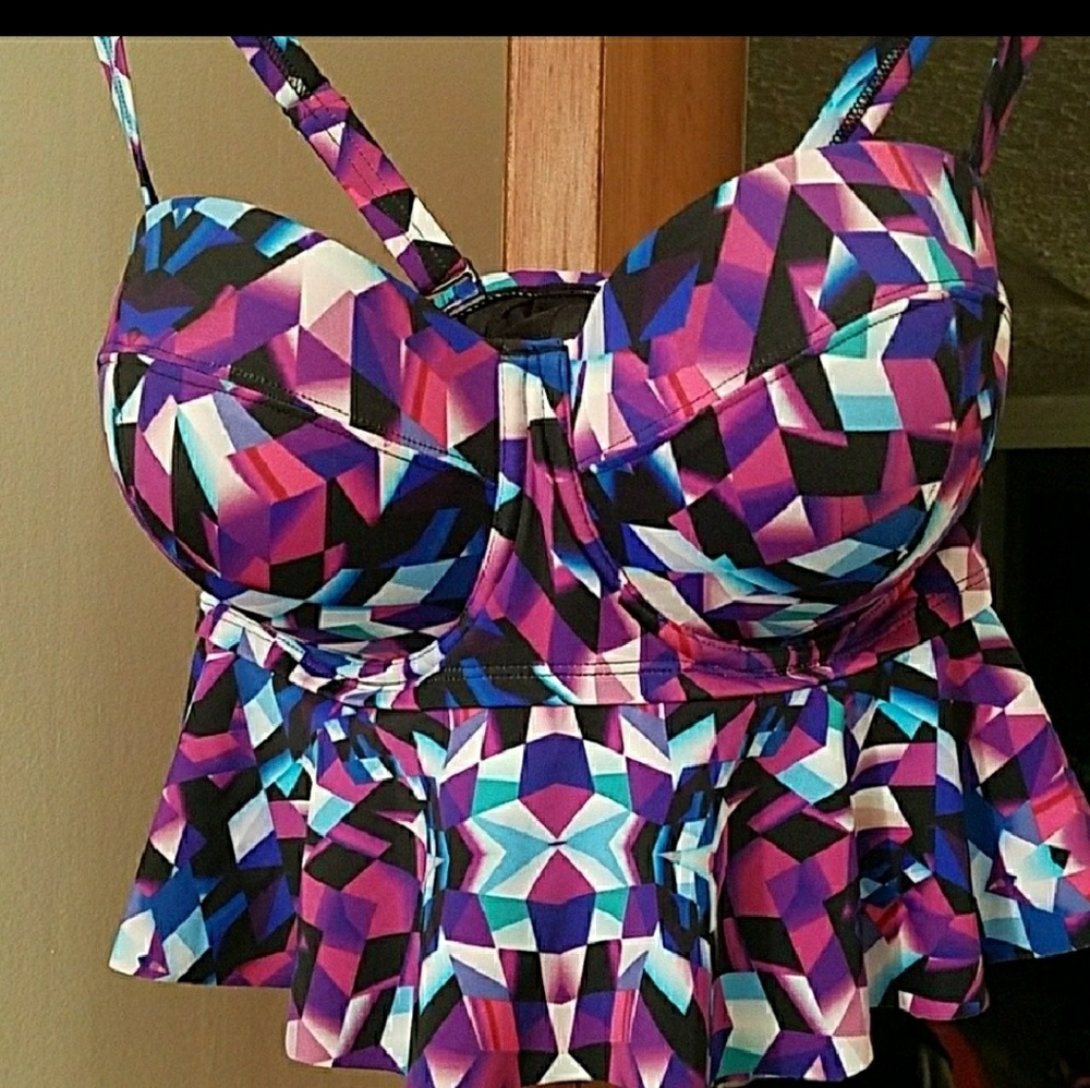 Nwt Torrid swim top