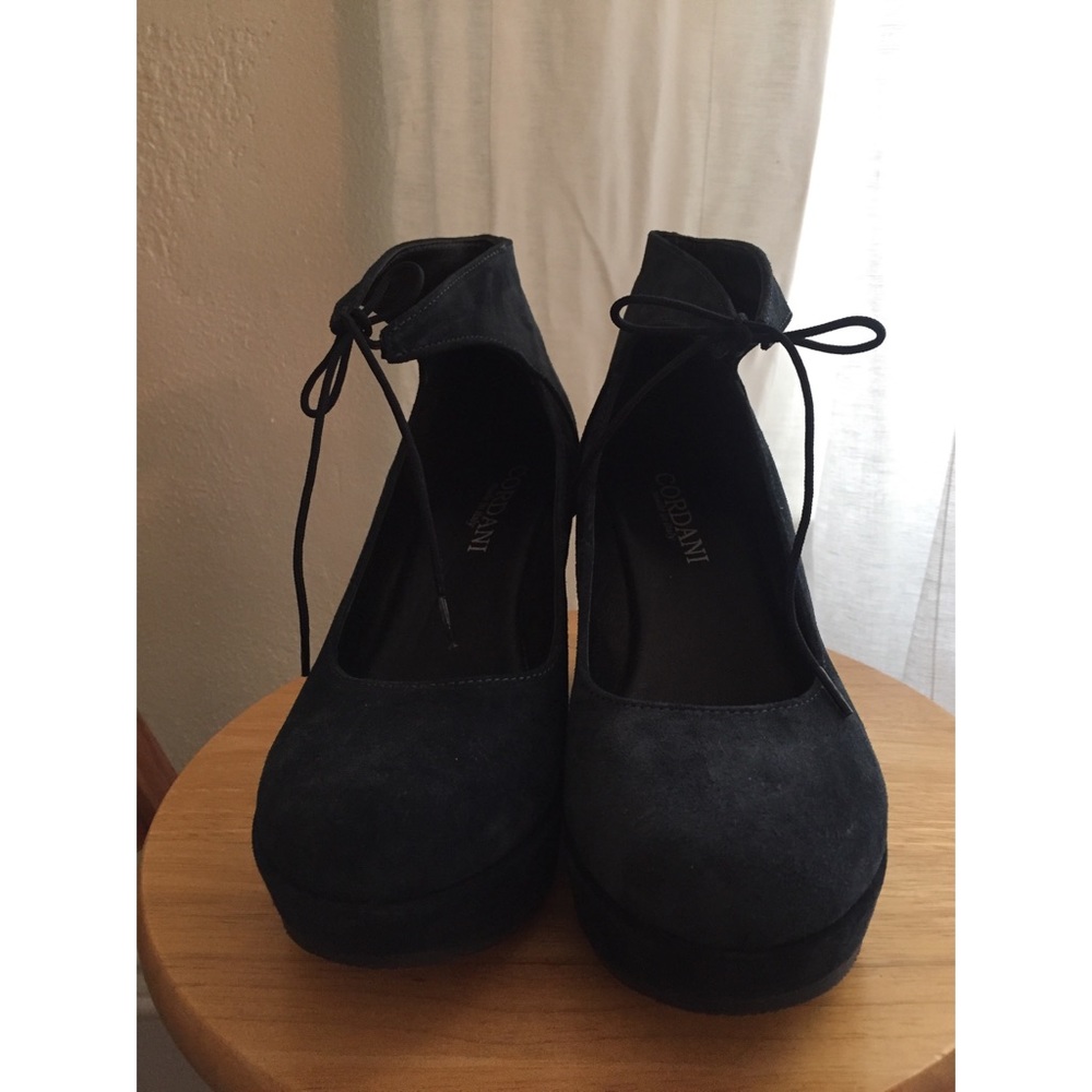 Cordani Blue Suede Closed Toe