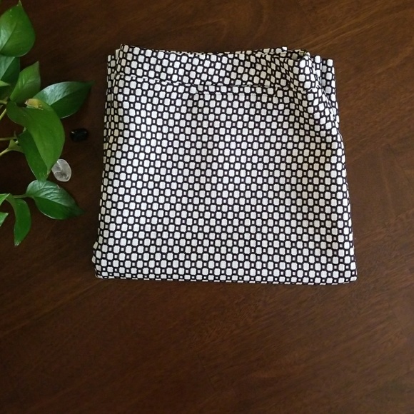 Halogen Dresses & Skirts - Halogen Black & White Print Pencil Skirt