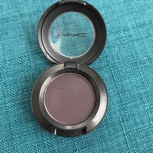 MAC eyeshadow- Shadowy lady