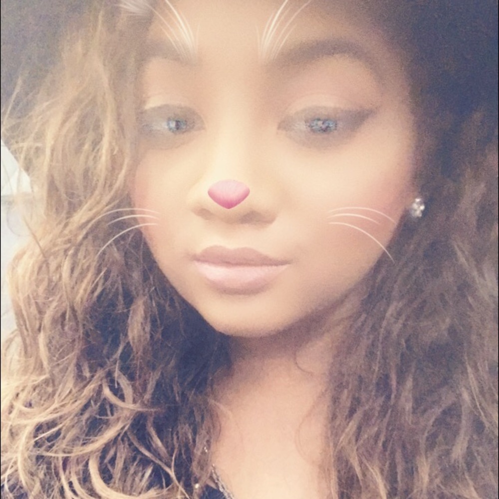 Meet your Posher, Shayana