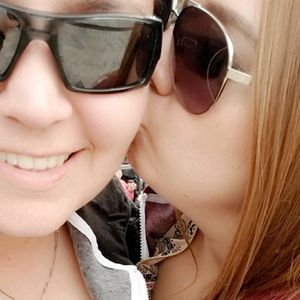 Meet your Posher, Lorie