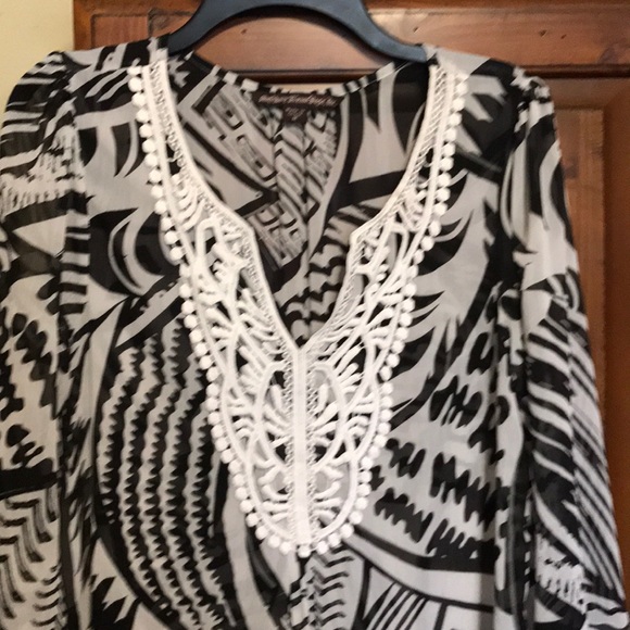 Top - Picture 2 of 3