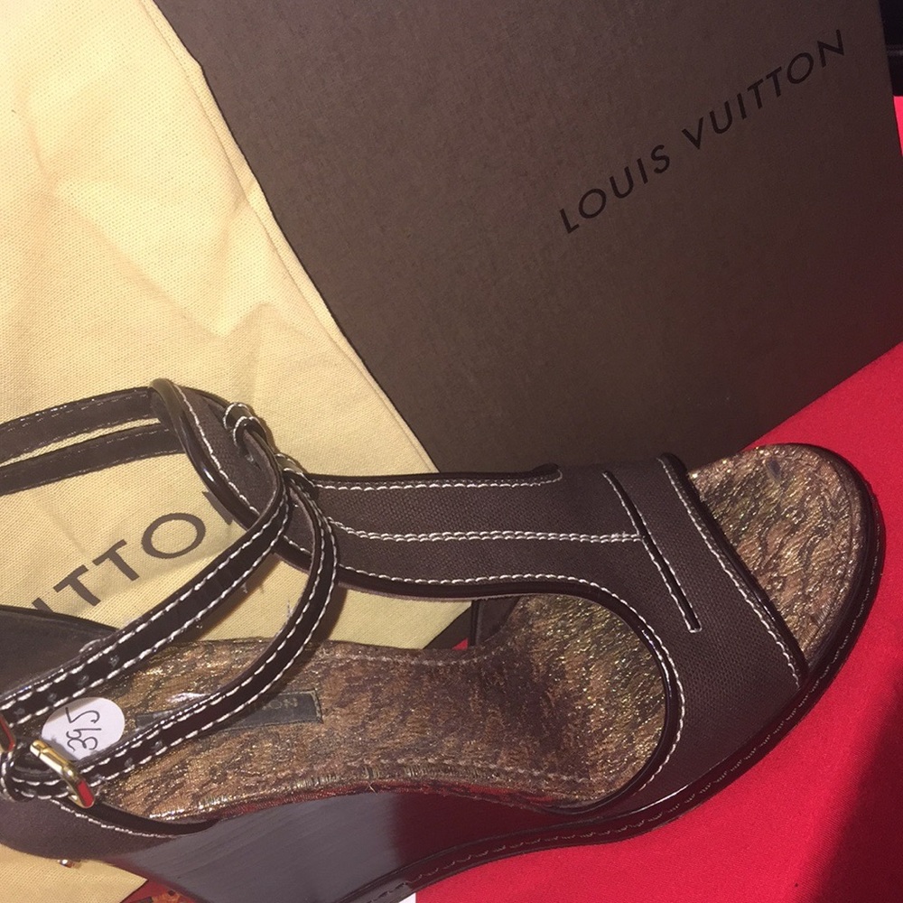 🏺⚱️Louis Vuitton Brown & Gold Metallic Wedge🏺⚱️