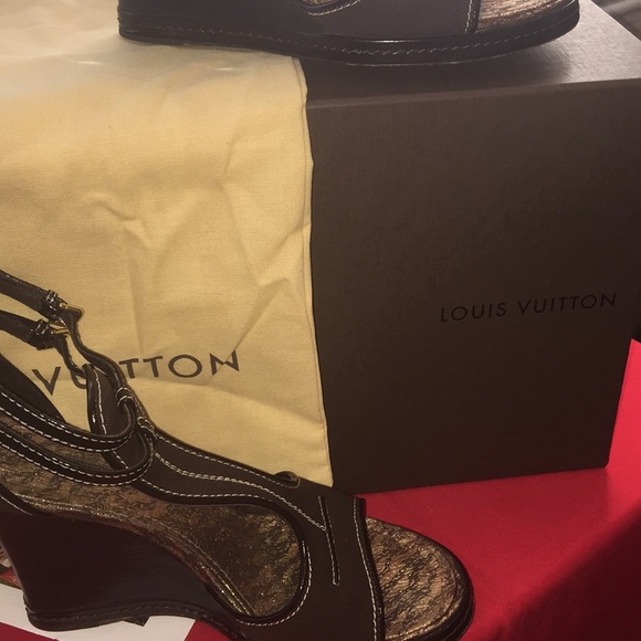🏺⚱️Louis Vuitton Brown & Gold Metallic Wedge🏺⚱️ - Picture 2 of 8