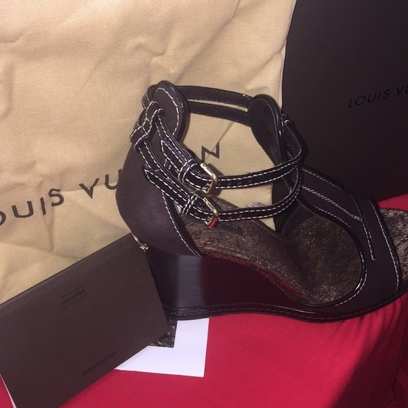 🏺⚱️Louis Vuitton Brown & Gold Metallic Wedge🏺⚱️ - Picture 3 of 8