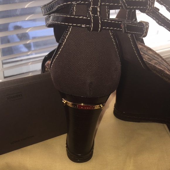 🏺⚱️Louis Vuitton Brown & Gold Metallic Wedge🏺⚱️ - Picture 4 of 8