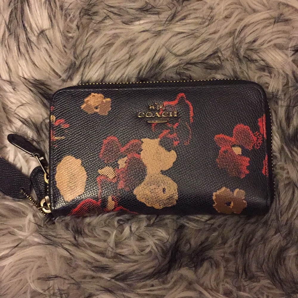 Coach wallet!!! Final sale‼️❗️❗️