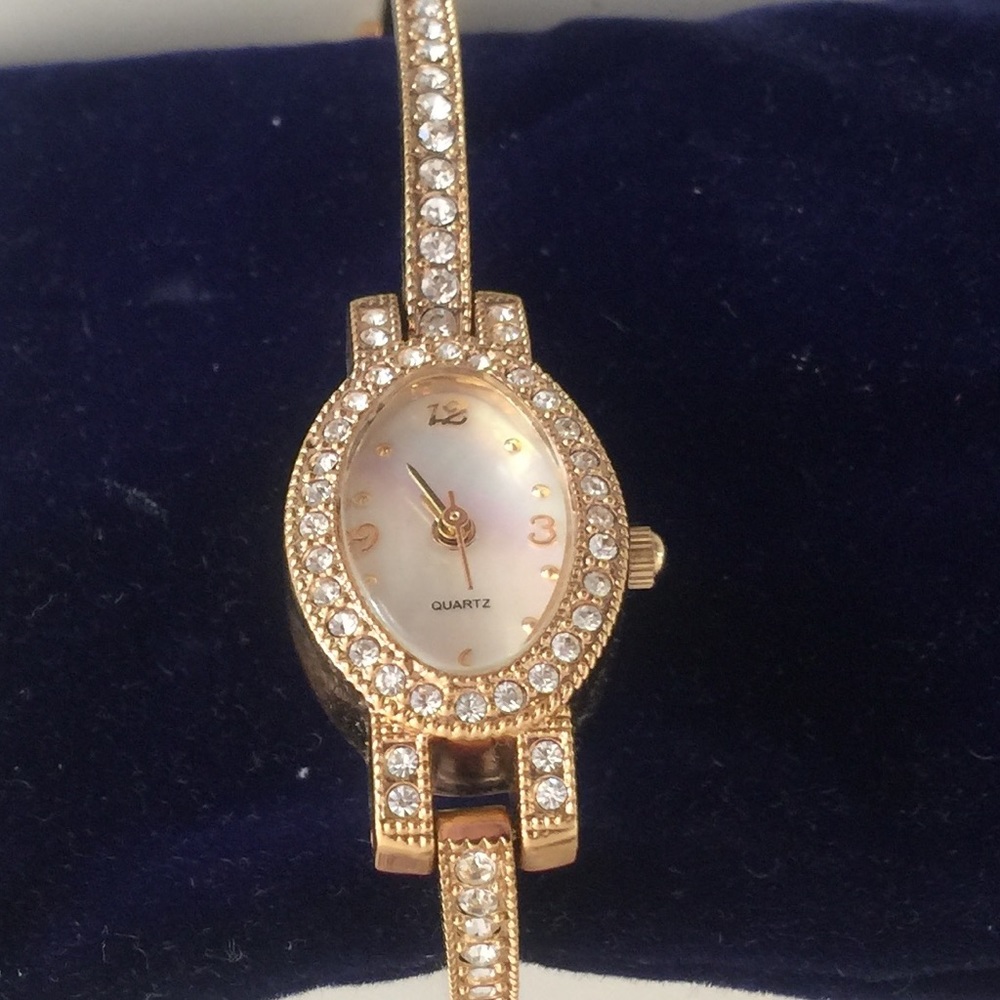 Dressy quartz watch