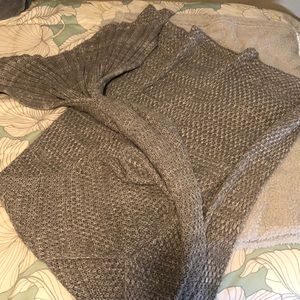 Mermaid Tail knitted blanket