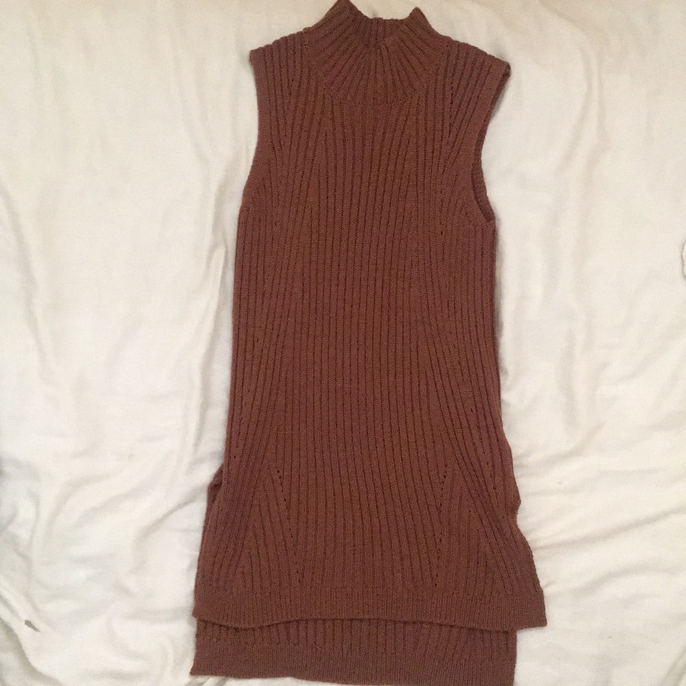 Sleeveless high neck sweater