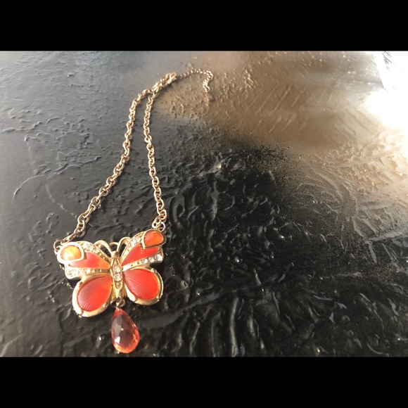Butterfly pendant necklace - Picture 6 of 8