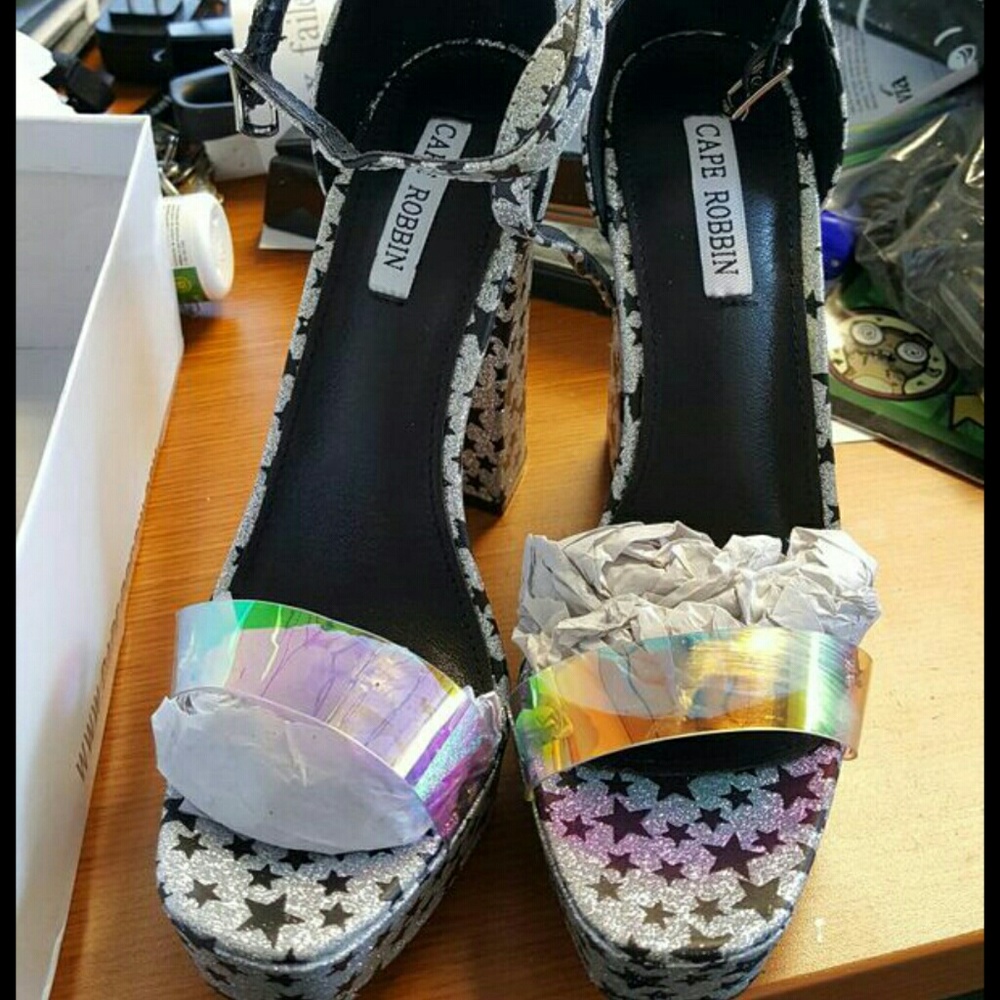 Cape Robbin Glitter heels size 6