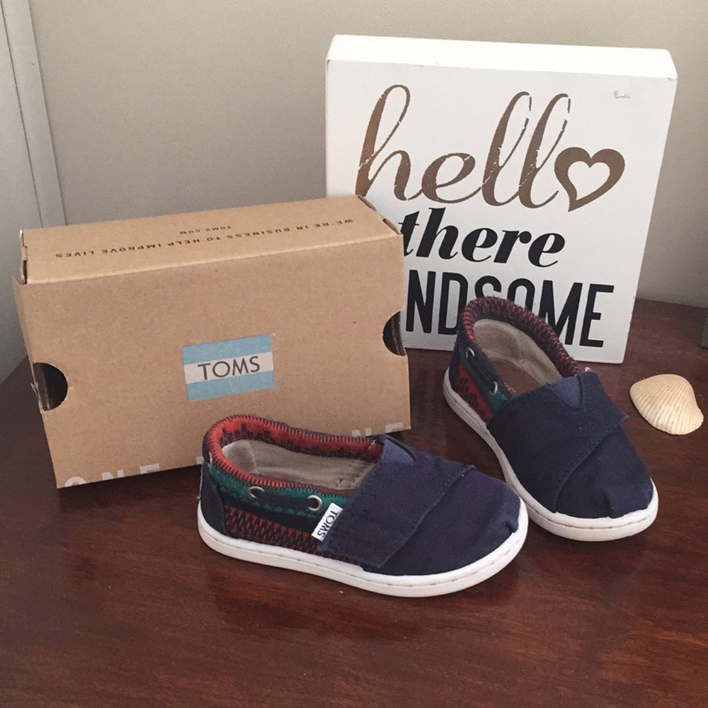 TOMS Baby Toddler Size 6T or T6 Navy Bimini