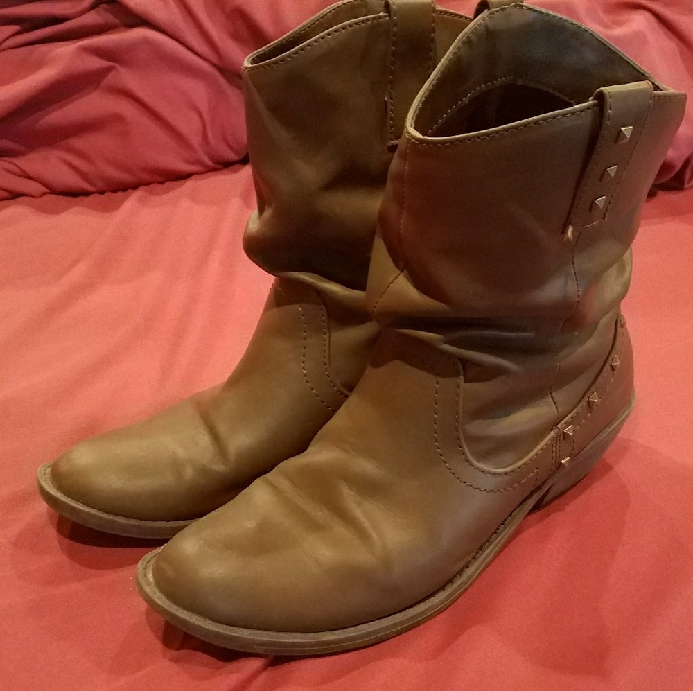 Women's boot size 8.5
