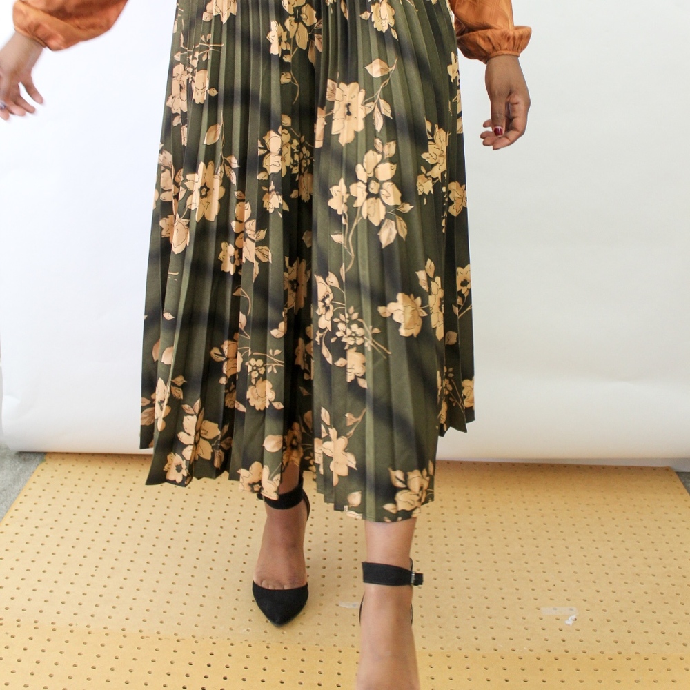 SOLD Vintage Pleated Skirt