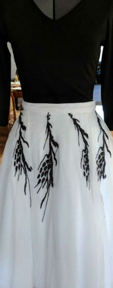 Rear window replica skirt - Picture 2 of 5