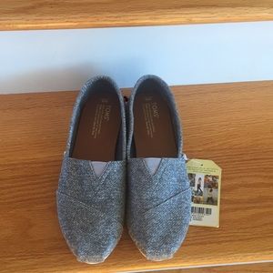 Toms Classic gray marl size 9