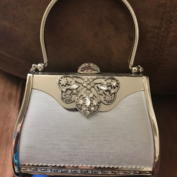 Handbags - Clutch
