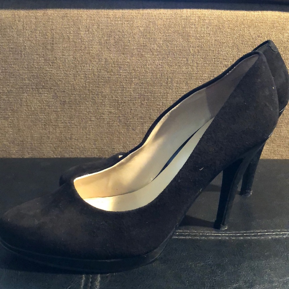 Nine West Pumps Black Suede Size 6