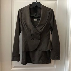 THE LIMITED—Full skirt suit, suit bag included.