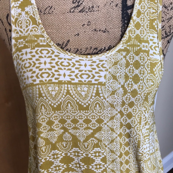 Tank - Picture 2 of 6