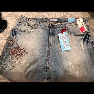 *RESERVED* Distressed Jeans size 18