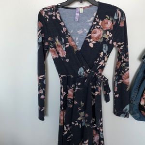 ❗️1 hr Sale❗️Floral Wrap Dress