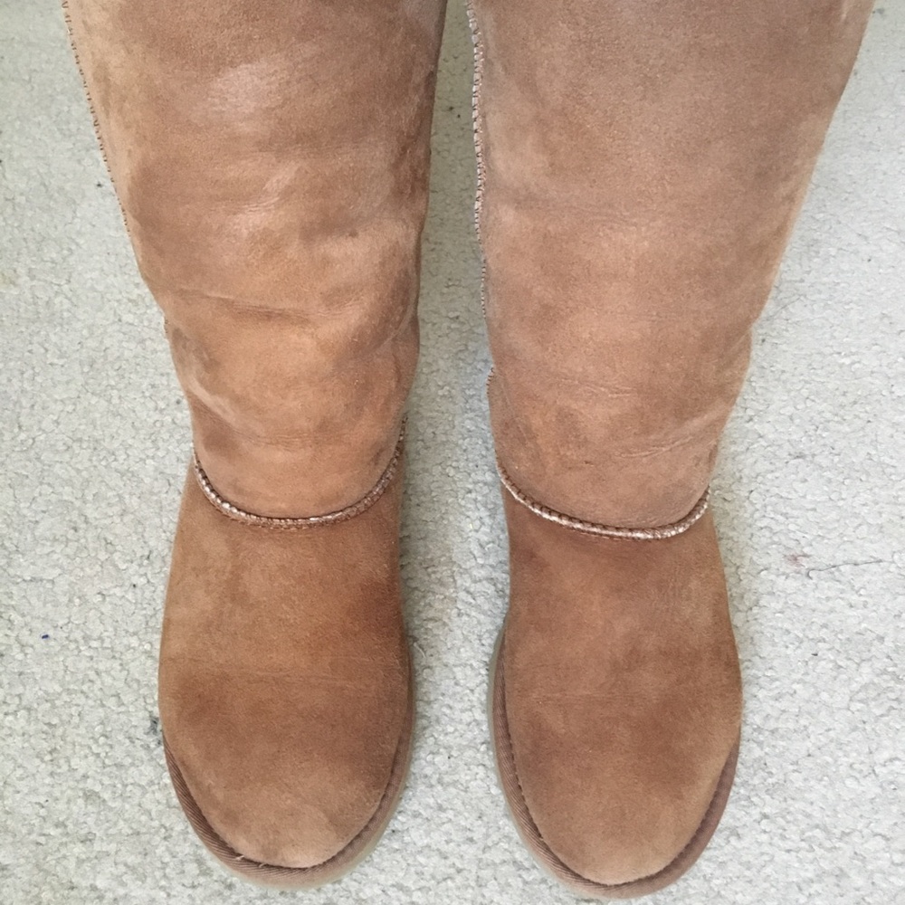 Women’s tall classic UGG boots size 4