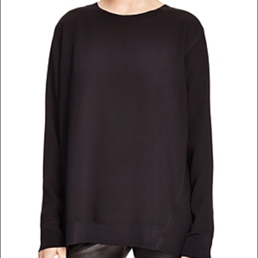 Flash Sale⚡️Vince black inverted pleat top NWT ♨️