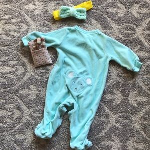 Mint footie pj's with a mouse on the butt 😂