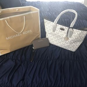 Micheal Kors Monogram bag