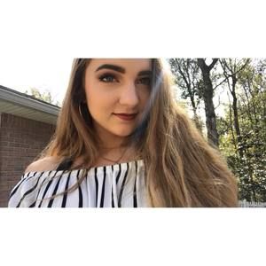 Meet your Posher, Michaela