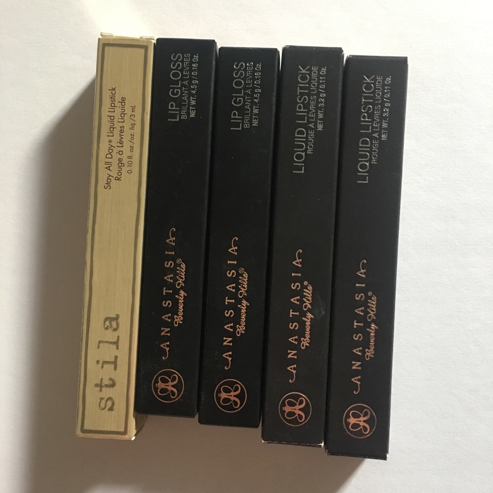 Bundle of lipsticks