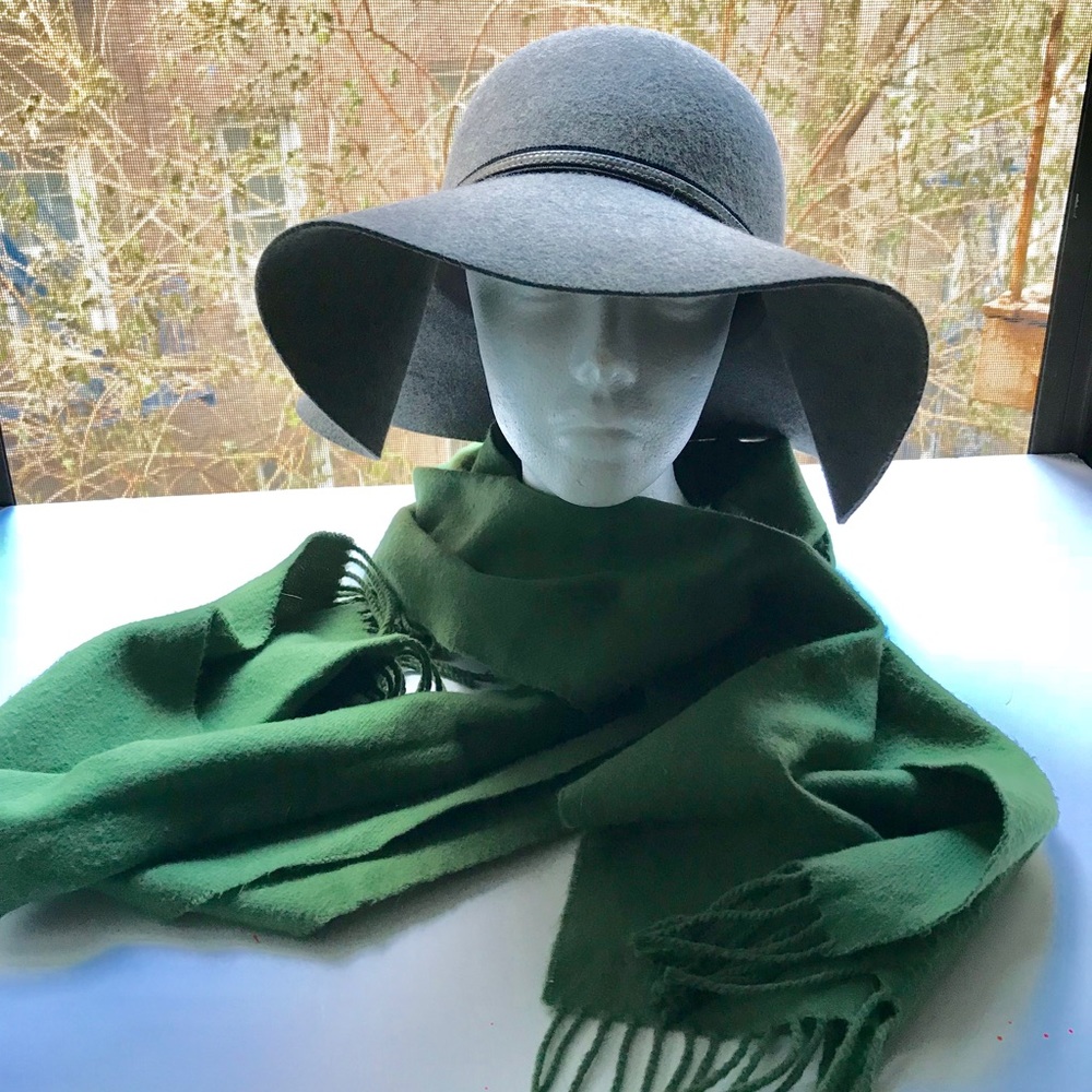 100% Cashmere Scottish Green Scarf