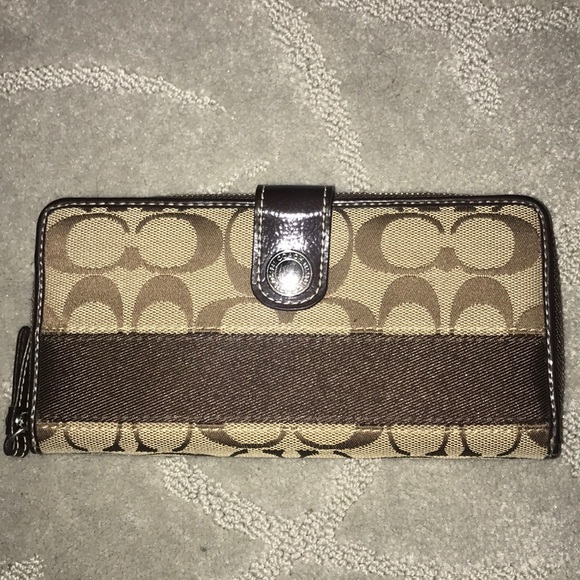 Coach Canvas Logo Wallet - Picture 1 of 5