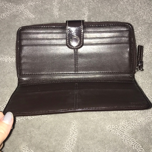 Coach Canvas Logo Wallet - Picture 4 of 5