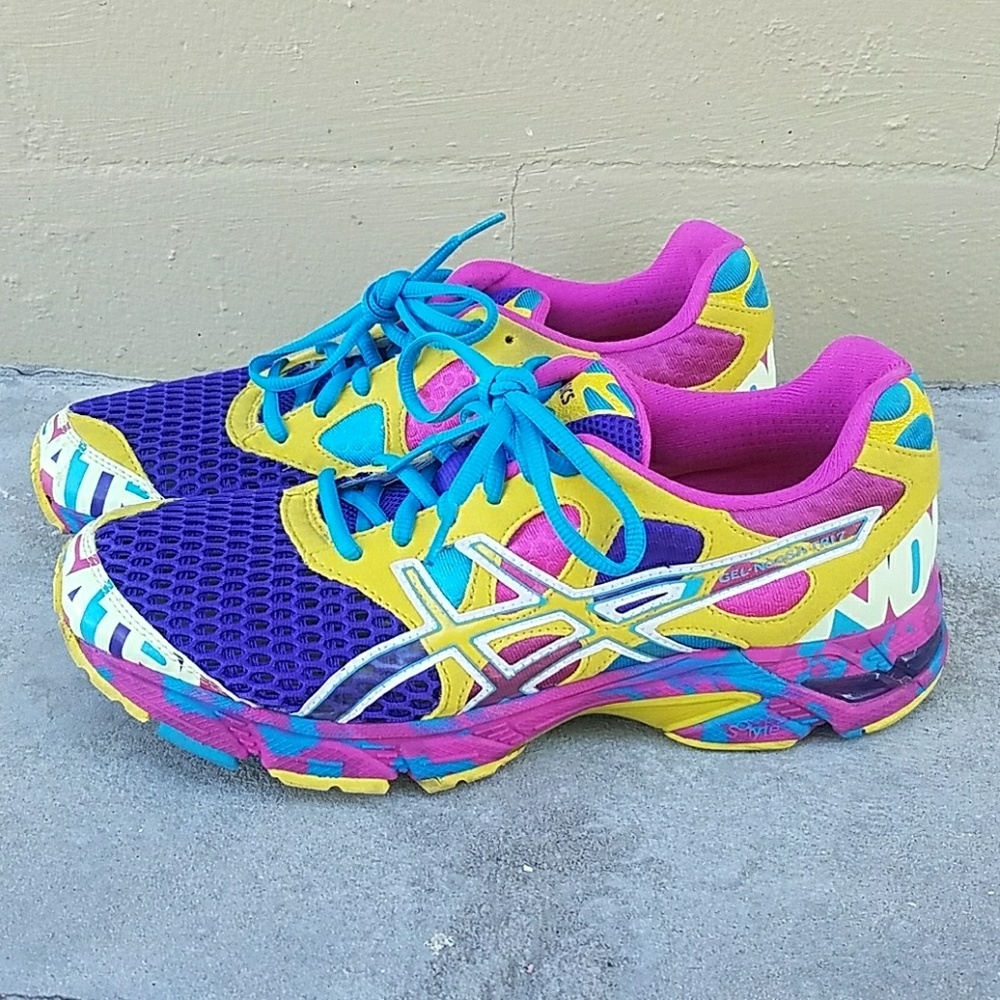 Asics Gel Noosa Duomax tennis shoe