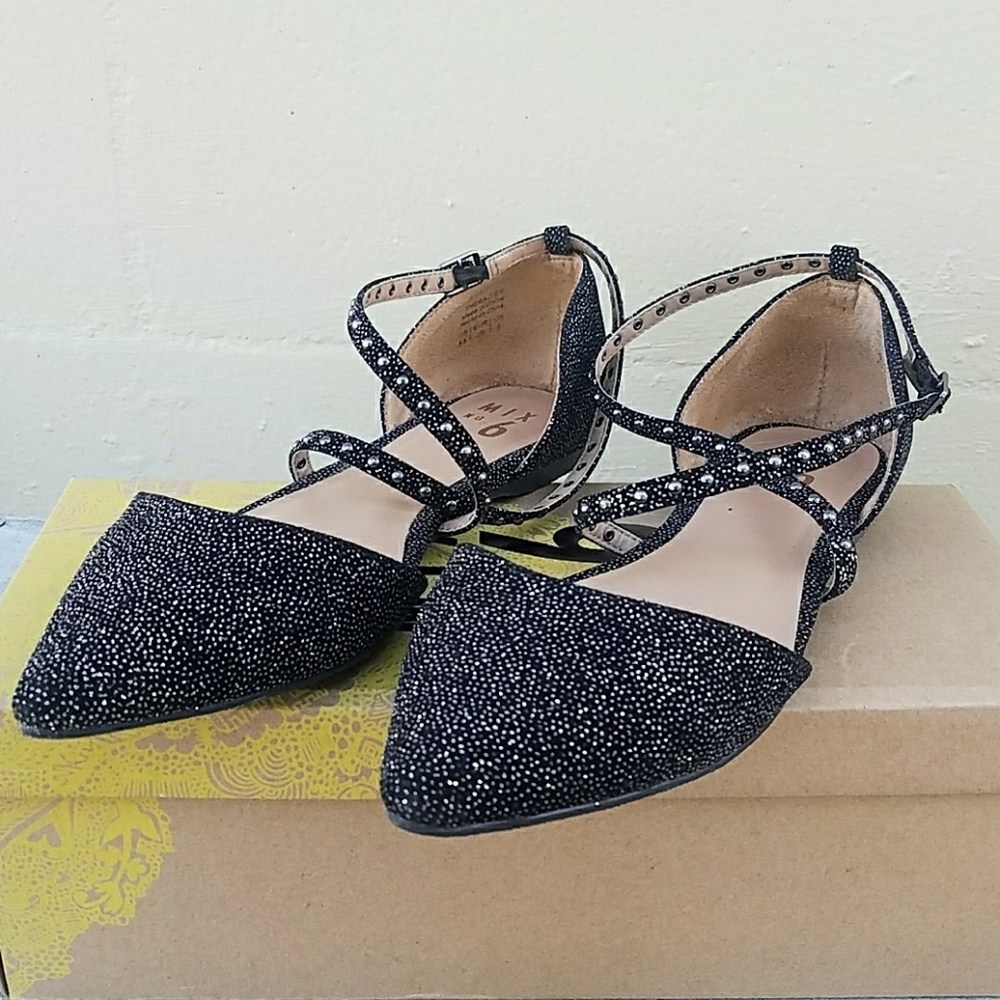 Mix No. 6 Theracien black flats with straps
