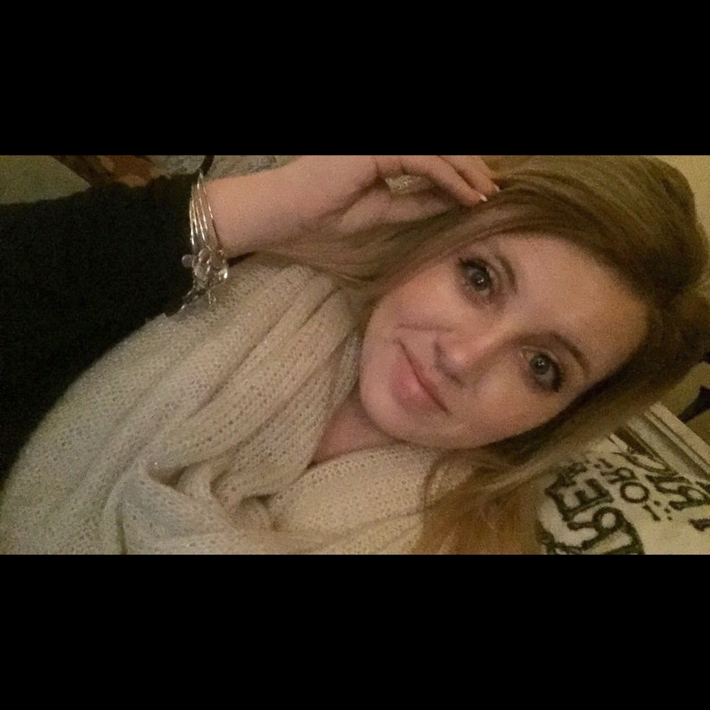 Meet your Posher, Elizabeth