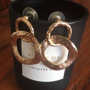 Hammered gold link earrings