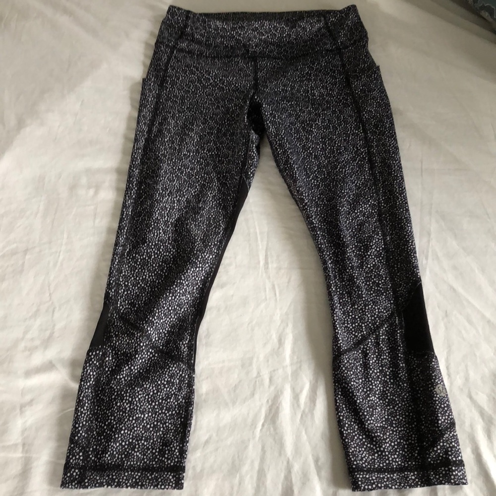 Lululemon leggings, like new! Size 4