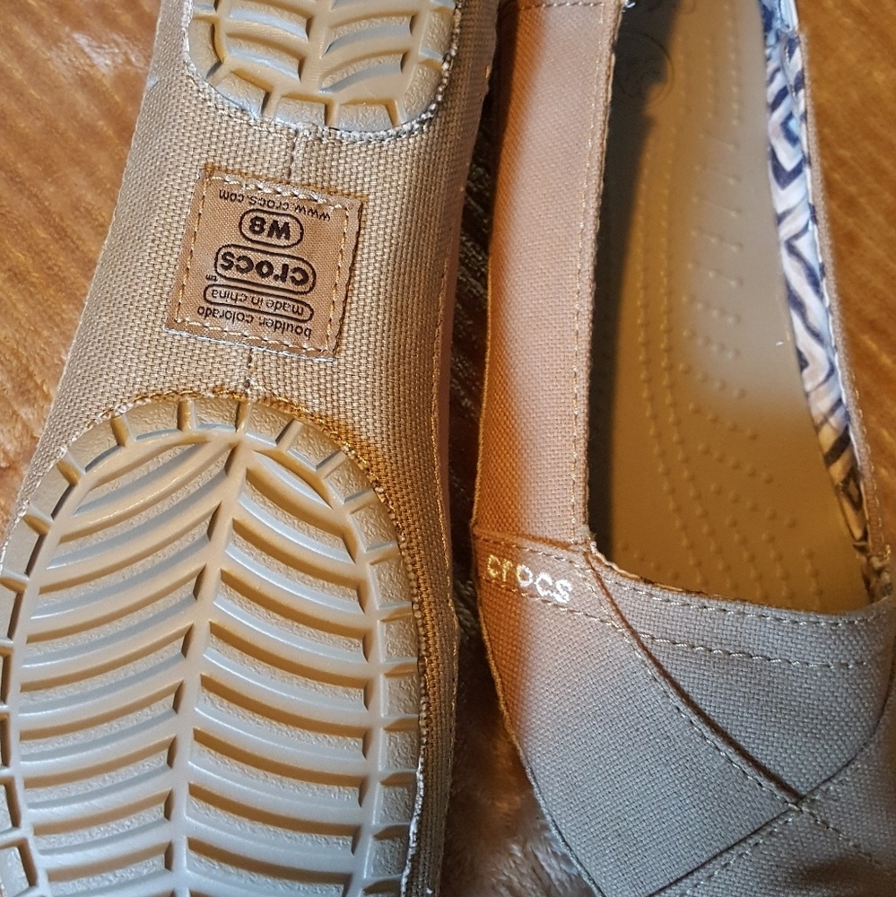 Women Crocs size 8