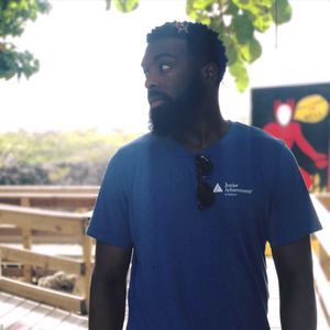 Meet your Posher, Derrick