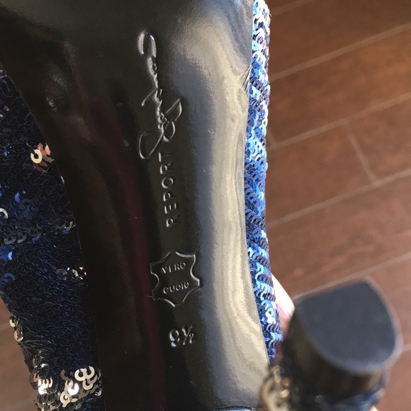 Gorgeous Report Signature Sequin Heels - Picture 8 of 8