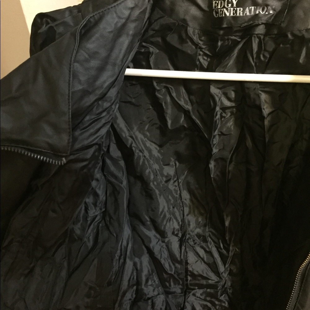 Wrinkles faux leather jacket!! - Picture 6 of 8