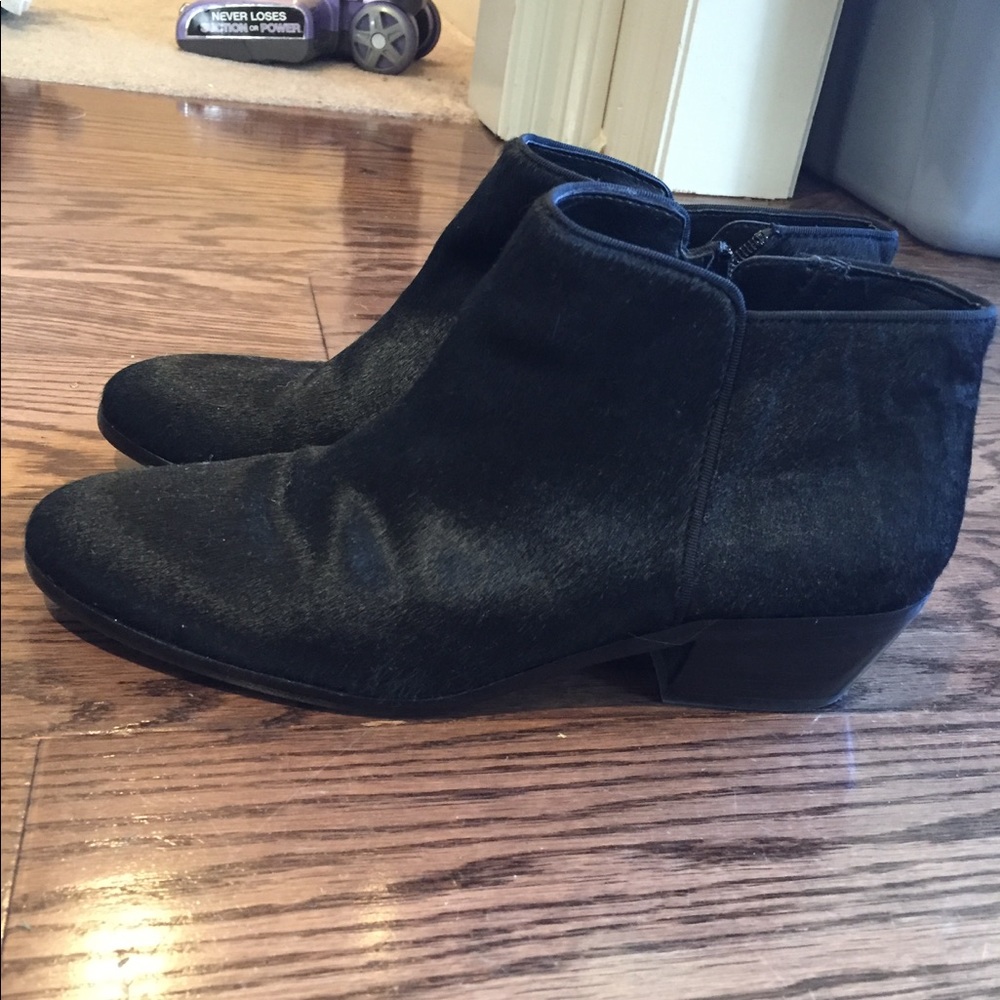 Sam Edelman booties- black- fur material